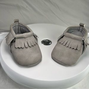 Carters Unisex Baby Mocassins (0-3) months “just one you” Gray‎ Newborn Shoes